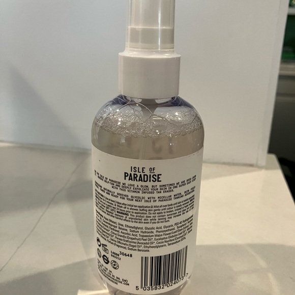 Isle of Paradise “Over It” Magic Self-Tan Eraser - Picture 3 of 4